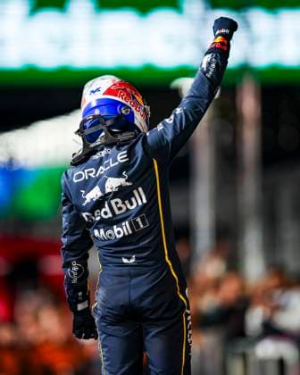 F1 - LAS VEGAS GRAND PRIX 2025 VERSTAPPEN Max (ned), Red Bull Racing RB21, portrait celebrating his win during the 2025 Formula 1 Las Vegas Grand Prix, 22th round of the 2025 FIA Formula One World Championship, WM, Weltmeisterschaft from November 21 to 23, 2025 on the Las Vegas Strip Circuit, in Paradise, Nevada, United States of America - ParadiseUnited States  Copyright: xXavixBonillax