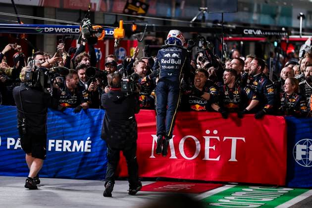 F1 - LAS VEGAS GRAND PRIX 2025 VERSTAPPEN Max (ned), Red Bull Racing RB21, portrait celebrating his win during the 2025 Formula 1 Las Vegas Grand Prix, 22th round of the 2025 FIA Formula One World Championship, WM, Weltmeisterschaft from November 21 to 23, 2025 on the Las Vegas Strip Circuit, in Paradise, Nevada, United States of America - ParadiseUnited States  Copyright: xEricxAlonsox