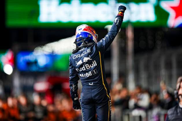 F1 - LAS VEGAS GRAND PRIX 2025 VERSTAPPEN Max (ned), Red Bull Racing RB21, portrait celebrating his win during the 2025 Formula 1 Las Vegas Grand Prix, 22th round of the 2025 FIA Formula One World Championship, WM, Weltmeisterschaft from November 21 to 23, 2025 on the Las Vegas Strip Circuit, in Paradise, Nevada, United States of America - ParadiseUnited States  Copyright: xXavixBonillax
