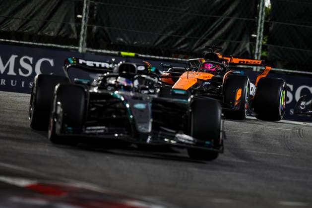 F1 - LAS VEGAS GRAND PRIX 2025 81 PIASTRI Oscar (aus), McLaren F1 Team MCL39, action during the 2025 Formula 1 Las Vegas Grand Prix, 22th round of the 2025 FIA Formula One World Championship, WM, Weltmeisterschaft from November 21 to 23, 2025 on the Las Vegas Strip Circuit, in Paradise, Nevada, United States of America - ParadiseUnited States  Copyright: xXavixBonillax