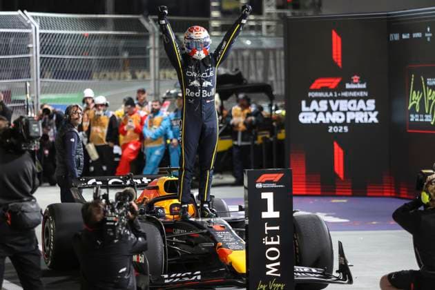 Formula1; Round22; Las Vegas Grand Prix; USA Max Verstappen (NED) celebrating his Las Vegas Grand Prix win - Oracle Red Bull Racing - RB21 during Formula1 Heineken Las Vegas Grand Prix on november 22., 2025 in Las Vegas Strip Circuit, United States Of America Zsombor Toth Las Vegas Las Vegas Strip Circuit Nevada United States Of America