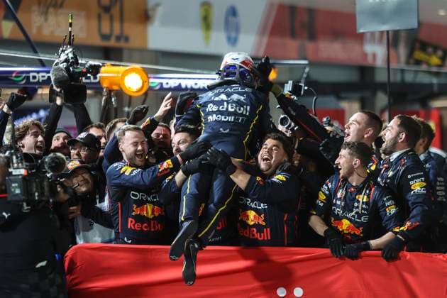Formula1; Round22; Las Vegas Grand Prix; USA Max Verstappen (NED) celebrating his Las Vegas Grand Prix win - Oracle Red Bull Racing - RB21 during Formula1 Heineken Las Vegas Grand Prix on november 22., 2025 in Las Vegas Strip Circuit, United States Of America Zsombor Toth Las Vegas Las Vegas Strip Circuit Nevada United States Of America