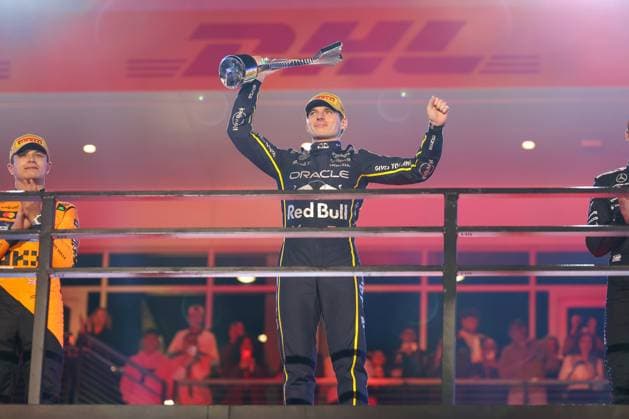 Winner, Winner, Max Verstappen Oracle Red Bull Racing 1 on the podium holds the trophy in his hands, Las Vegas Grand Prix, Motorsport, Men, Formula 1, Race, 22 11 2025 Las Vegas Nevada USA Copyright: xkolbert-press ChristianxKolbertx