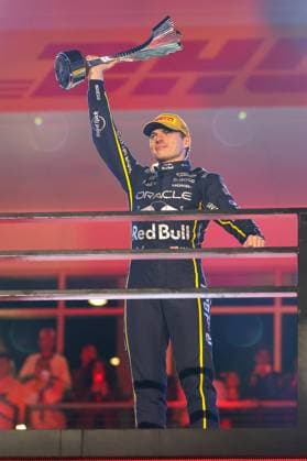 Winner, Winner, Max Verstappen Oracle Red Bull Racing 1 on the podium holds the trophy in his hands, Las Vegas Grand Prix, Motorsport, Men, Formula 1, Race, 22 11 2025 Las Vegas Nevada USA Copyright: xkolbert-press ChristianxKolbertx