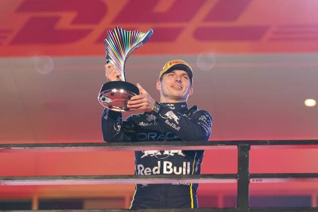 Winner, Winner, Max Verstappen Oracle Red Bull Racing 1 on the podium holds the trophy in his hands, Las Vegas Grand Prix, Motorsport, Men, Formula 1, Race, 22 11 2025 Las Vegas Nevada USA Copyright: xkolbert-press ChristianxKolbertx