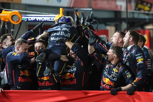 Formula1; Round22; Las Vegas Grand Prix; USA Max Verstappen (NED) celebrating his Las Vegas Grand Prix win - Oracle Red Bull Racing - RB21 during Formula1 Heineken Las Vegas Grand Prix on november 22., 2025 in Las Vegas Strip Circuit, United States Of America Zsombor Toth Las Vegas Las Vegas Strip Circuit Nevada United States Of America