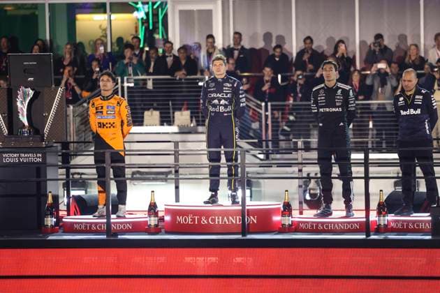 Formula1; Round22; Las Vegas Grand Prix; USA Lando Norris (GBR) - McLaren Formula 1 Team MCL39, Max Verstappen (NED) - Oracle Red Bull Racing - RB21, George Russell - Mercedes-AMG Petronas F1 Team F1 W16, Gianpiero Lambiase - Red Bull Racing during Formula1 Heineken Las Vegas Grand Prix on november 22., 2025 in Las Vegas Strip Circuit, United States Of America Zsombor Toth Las Vegas Las Vegas Strip Circuit Nevada United States Of America