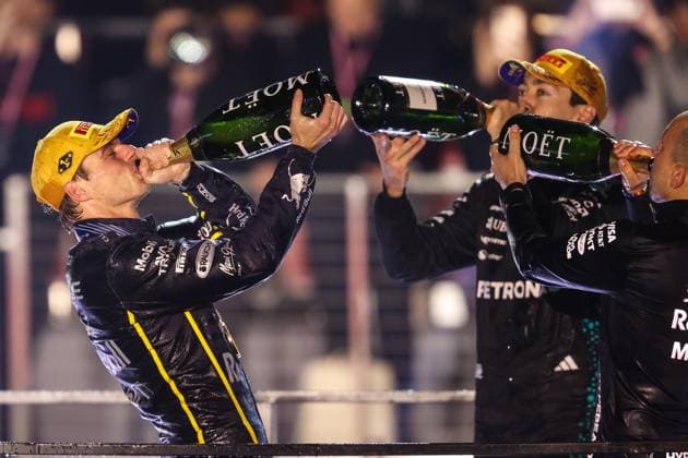 November 22, 2025: Oracle Red Bull Racing, Honda RBPT driver Max Verstappen (1) celebrates with Moet after winning the Formula One Heineken Las Vegas Grand Prix 2025 on the Las Vegas Street Circuit in Las Vegas, NV. CSM. Las Vegas United States of America - ZUMAc04_ 20251122_zma_c04_508 Copyright: xChristopherxTrimx