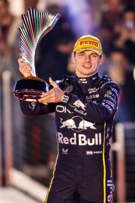 November 22, 2025: Oracle Red Bull Racing, Honda RBPT driver Max Verstappen (1) holds the championship trophy after winning the Formula One Heineken Las Vegas Grand Prix 2025 on the Las Vegas Street Circuit in Las Vegas, NV. CSM. Las Vegas United States of America - ZUMAc04_ 20251122_zma_c04_515 Copyright: xChristopherxTrimx