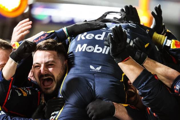 November 22, 2025: Oracle Red Bull Racing, Honda RBPT driver Max Verstappen (1) celebrates after winning the Formula One Heineken Las Vegas Grand Prix 2025 on the Las Vegas Street Circuit in Las Vegas, NV. CSM. Las Vegas United States of America - ZUMAc04_ 20251122_zma_c04_517 Copyright: xChristopherxTrimx