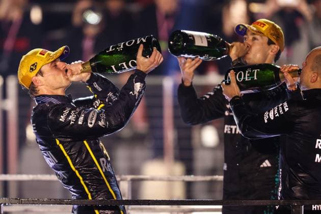 November 22, 2025: Oracle Red Bull Racing, Honda RBPT driver Max Verstappen (1) celebrates with Moet after winning the Formula One Heineken Las Vegas Grand Prix 2025 on the Las Vegas Street Circuit in Las Vegas, NV. CSM. Las Vegas United States of America - ZUMAc04_ 20251122_zma_c04_526 Copyright: xChristopherxTrimx