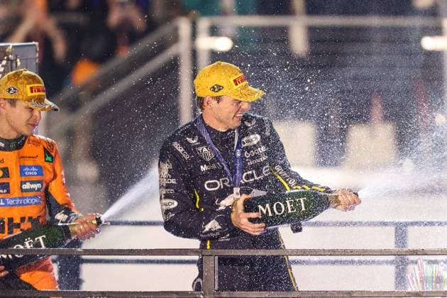 November 22, 2025: Oracle Red Bull Racing, Honda RBPT driver Max Verstappen (1) celebrates with Moet after winning the Formula One Heineken Las Vegas Grand Prix 2025 on the Las Vegas Street Circuit in Las Vegas, NV. CSM. Las Vegas United States of America - ZUMAc04_ 20251122_zma_c04_528 Copyright: xChristopherxTrimx