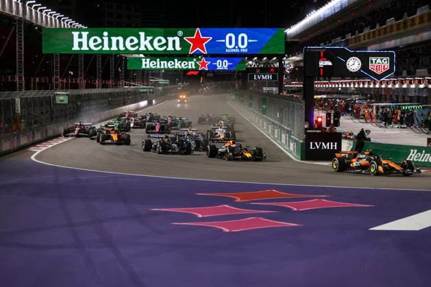 Formula1; Round22; Las Vegas Grand Prix; USA The race start during Formula1 Heineken Las Vegas Grand Prix on november 22., 2025 in Las Vegas Strip Circuit, United States Of America Zsombor Toth Las Vegas Las Vegas Strip Circuit Nevada United States Of America
