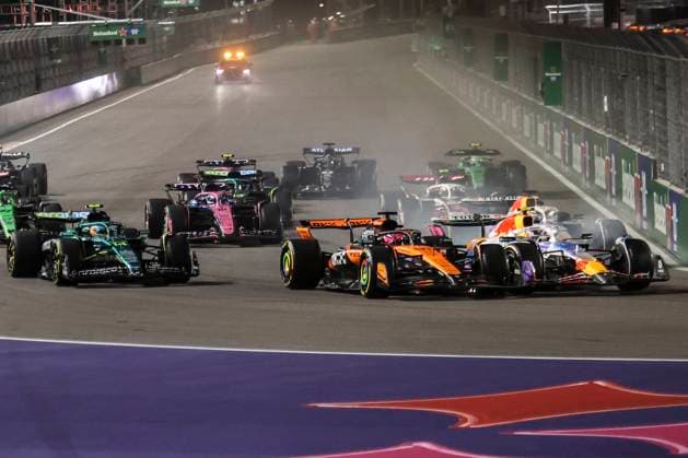 Formula1; Round22; Las Vegas Grand Prix; USA Oscar Piastri (AUS) - McLaren Formula 1 Team - MCL39 on the race start during Formula1 Heineken Las Vegas Grand Prix on november 22., 2025 in Las Vegas Strip Circuit, United States Of America Zsombor Toth Las Vegas Las Vegas Strip Circuit Nevada United States Of America
