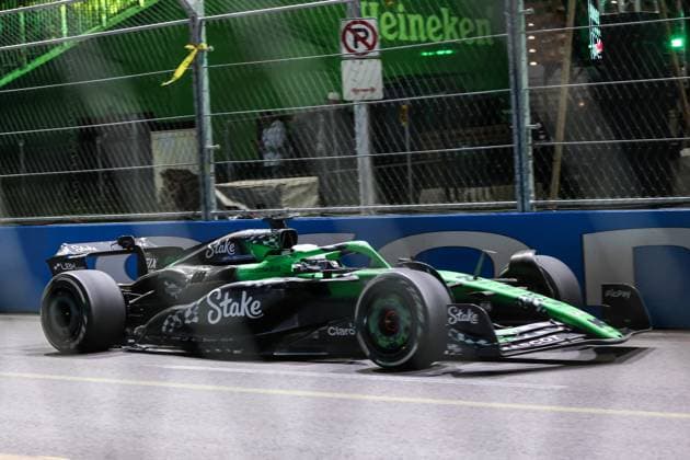 November 22, 2025: Stake F1 Team Kick Sauber, Ferrari driver Nico Hulkenberg (27) races during the Formula One Heineken Las Vegas Grand Prix 2025 on the Las Vegas Street Circuit in Las Vegas, NV. CSM. Las Vegas United States of America - ZUMAc04_ 20251122_zma_c04_551 Copyright: xChristopherxTrimx
