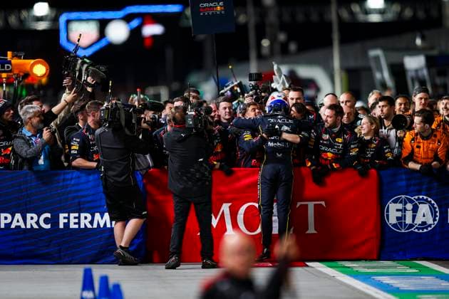 F1 - LAS VEGAS GRAND PRIX 2025 VERSTAPPEN Max (ned), Red Bull Racing RB21, portrait celebrating his win during the 2025 Formula 1 Las Vegas Grand Prix, 22th round of the 2025 FIA Formula One World Championship, WM, Weltmeisterschaft from November 21 to 23, 2025 on the Las Vegas Strip Circuit, in Paradise, Nevada, United States of America - ParadiseUnited States  Copyright: xXavixBonillax