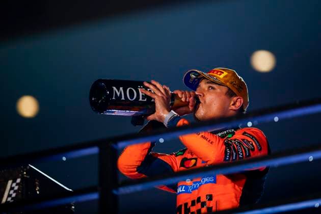 F1 - LAS VEGAS GRAND PRIX 2025 NORRIS Lando (gbr), McLaren F1 Team MCL39, portrait on the podium, Moët during the 2025 Formula 1 Las Vegas Grand Prix, 22th round of the 2025 FIA Formula One World Championship, WM, Weltmeisterschaft from November 21 to 23, 2025 on the Las Vegas Strip Circuit, in Paradise, Nevada, United States of America - ParadiseUnited States Copyright: xJoaoxFilipex