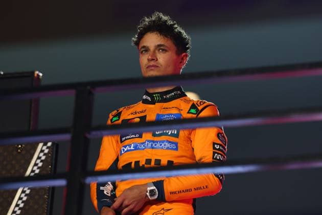 Formula 1 Las Vegas Grand Prix 2025 Lando Norris of McLaren of Mercedes stands on the podium during the Las Vegas GP 2025 at the Las Vegas Strip Circuit, Nevada, United States on 22 November 2025 Credit: Shaun Brooks Every Second Media Editorial use only. All images are copyright Every Second Media Limited. No images may be reproduced without prior permission. Copyright: xIMAGO EveryxSecondxMediax ESM-1645-0032 ShaunxBrooksx xEveryxSecondxMediax