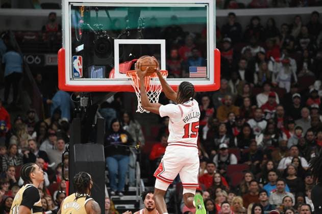 Chicago Bulls v Washington Wizards - NBA, Basketball Herren, USA CHICAGO,ILLINOIS - NOVEMBER 22 : Chicago Bulls forward Julian Phillips (15) throws down a two-handed dunk against the Washington Wizards at United Center on November 22,2025. Jacek Boczarski Anadolu Chicago United States. Editorial use only. Please get in touch for any other usage.  Copyright: x2025xAnadoluxJacekxBoczarskix