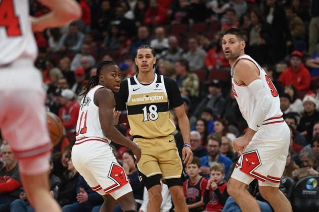 Chicago Bulls v Washington Wizards - NBA, Basketball Herren, USA CHICAGO, UNITED STATES - NOVEMBER 22: Nikola Vucevic (9) of Chicago Bulls in action during NBA basketball game between Chicago Bulls and Washington Wizards at the United Center in Chicago, United States on November 22, 2025. Jacek Boczarski Anadolu Chicago United States. Editorial use only. Please get in touch for any other usage.  Copyright: x2025xAnadoluxJacekxBoczarskix