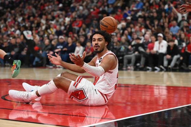 Chicago Bulls v Washington Wizards - NBA, Basketball Herren, USA CHICAGO, UNITED STATES - NOVEMBER 22: Tre Jones of Chicago Bulls in action during NBA basketball game between Chicago Bulls and Washington Wizards at the United Center in Chicago, United States on November 22, 2025. Jacek Boczarski Anadolu Chicago United States. Editorial use only. Please get in touch for any other usage.  Copyright: x2025xAnadoluxJacekxBoczarskix