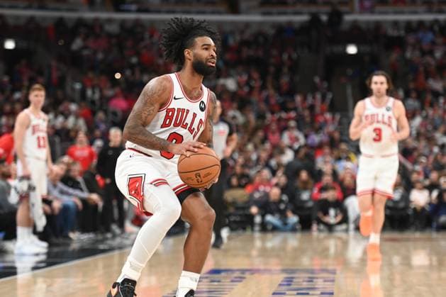 Chicago Bulls v Washington Wizards - NBA, Basketball Herren, USA CHICAGO, UNITED STATES - NOVEMBER 22: Coby White (0) of Chicago Bulls in action during NBA basketball game between Chicago Bulls and Washington Wizards at the United Center in Chicago, United States on November 22, 2025. Jacek Boczarski Anadolu Chicago Bulls United States. Editorial use only. Please get in touch for any other usage.  Copyright: x2025xAnadoluxJacekxBoczarskix
