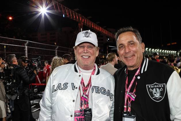 November 22, 2025: (L) Raiders owner Mark Davis on the grid prior to the start of the Formula One Heineken Las Vegas Grand Prix 2025 on the Las Vegas Street Circuit in Las Vegas, NV. CSM. Las Vegas United States of America - ZUMAc04_ 20251122_zma_c04_564 Copyright: xChristopherxTrimx