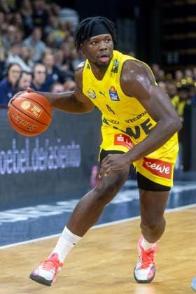 Oldenburg, Lower Saxony, DEU, 22 11 2025, Brian Fobbs EWE Baskets Oldenburg EWE Baskets Oldenburg vs BMA365 Bamberg Baskets 1 Basketball Bundesliga Season 2025 2026, Matchday 8, Grosse EWE Arena EWE Baskets Oldenburg vs BMA365 Bamberg Baskets www.andreas-burmann.de