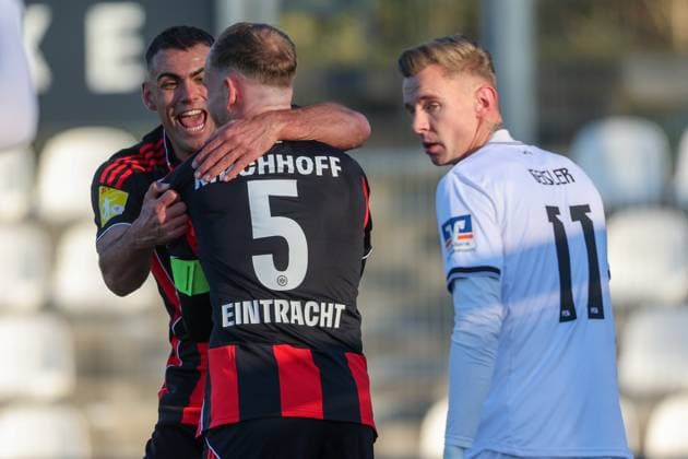 Football LOTTO Hessenliga Eintracht Frankfurt U21 FC Gießen 22 11 25, Goal celebration for Lukas Sonnenwald and Benjamin Kirchhoff Eintracht , Frustration for Mirco Geisler Gießen ,