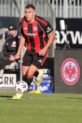 Football LOTTO Hessenliga Eintracht Frankfurt U21 FC Gießen 22 11 25, Debutant and double-packer Lukas Sonnenwald Eintracht ,