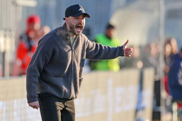 Soccer LOTTO Hessenliga Eintracht Frankfurt U21 FC Gießen 22 11 25, Coach Dennis Schmitt Eintracht ,