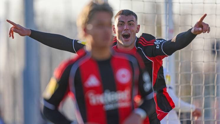 Football LOTTO Hessenliga Eintracht Frankfurt U21 FC Gießen 22 11 25, Goal celebration for debutant and double-packer Lukas Sonnenwald Eintracht ,