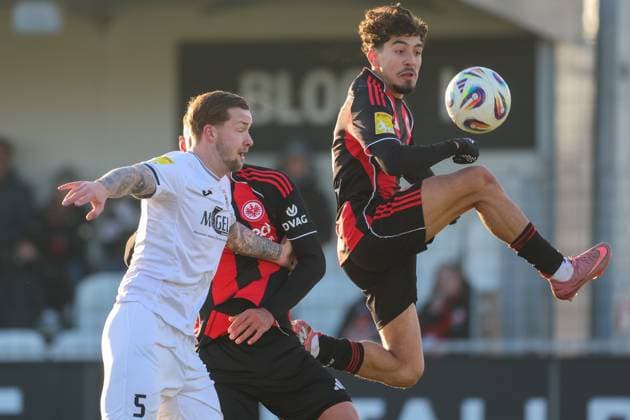 Football LOTTO Hessenliga Eintracht Frankfurt U21 FC Gießen 22 11 25, Artistic goal with the heel by Metehan Yildirim Eintracht ,