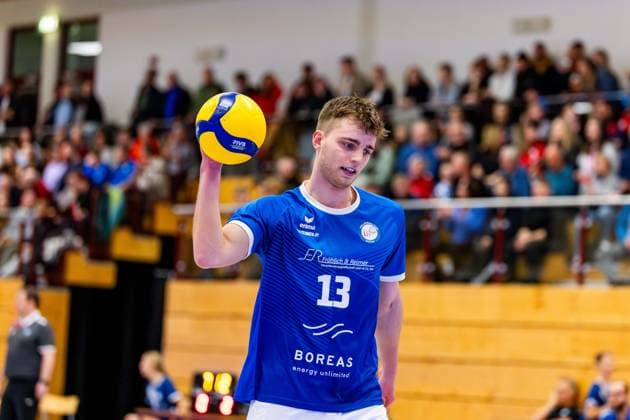 22 11 2025, GER, Volleyball, 2 BL Maenner Sued, Season 2025 2026, Blue Volleys Gotha Baden Volleys SSC Karlsruhe II Ben Bierwisch Blue Volleys Gotha 99867 Gotha Sporthalle Sportanlage Ernesti Thüringen Germany