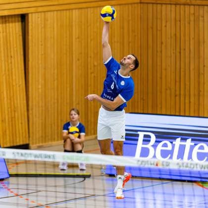 22 11 2025, GER, Volleyball, 2 BL Maenner Sued, Season 2025 2026, Blue Volleys Gotha Baden Volleys SSC Karlsruhe II Dominik Duchac Blue Volleys Gotha 99867 Gotha Sporthalle Sportanlage Ernesti Thüringen Germany
