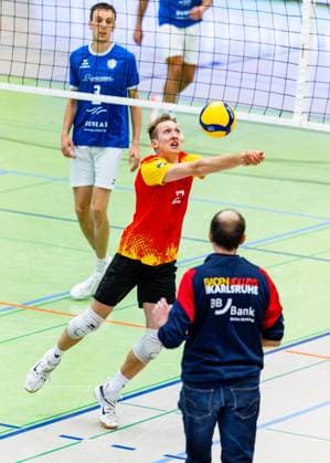 22 11 2025, GER, Volleyball, 2 BL Maenner Sued, Season 2025 2026, Blue Volleys Gotha Baden Volleys SSC Karlsruhe II Maik Herbst Baden Volleys SSC Karlsruhe II 99867 Gotha Sporthalle Sportanlage Ernesti Thüringen Germany