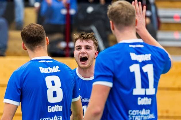 22 11 2025, GER, Volleyball, 2 BL Maenner Sued, Season 2025 2026, Blue Volleys Gotha Baden Volleys SSC Karlsruhe II Ben Bierwisch Blue Volleys Gotha 99867 Gotha Sporthalle Sportanlage Ernesti Thüringen Germany