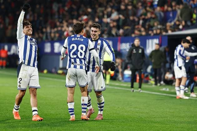 Ander Barrenetxea (Sociedad), NOVEMBER 22, 2025 - Football Soccer : Barrenetxea celebrate awith team players after his goal during Spanish La Liga EA Sports match between CA Osasuna - Real Sociedad at the Estadio El Sadar in Pamplona, Spain. Noxthirdxpartyxsales  aflo_311295287
