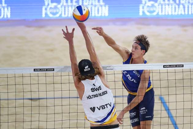 Beach volleyball, Beachvolleyball World Championship, WM, Weltmeisterschaft Jonatan Hellvig (SWE) v Jacob Hölting Nilsson (SWE) during the Men™s Final match of the Beach Volleyball World Championships at The Drive in Adelaide, Sunday, November 23, 2025. ( NO ARCHIVING, EDITORIAL USE ONLY ADELAIDE SOUTH AUSTRALIA AUSTRALIA  Copyright: xMATTxTURNERx 20251123180259576969
