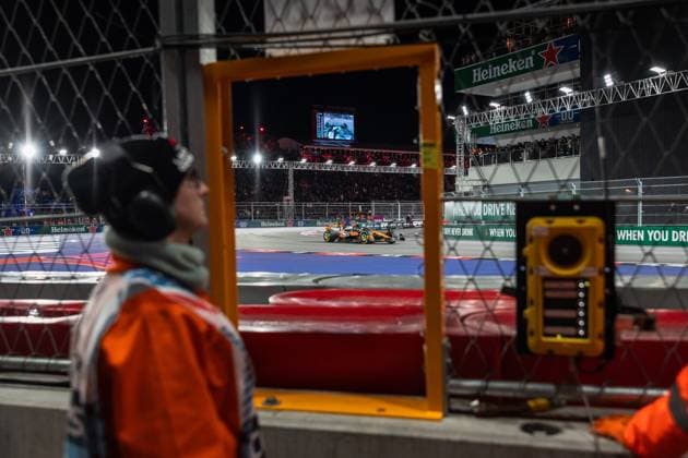 Formula 1 Heineken Las Vegas Grand Prix 2025 Thomas Cerato OVERTAKE MAXPPP - Las Vegas 23 11 2025 04 NORRIS Lando (gbr), McLaren F1 Team, action at the Formula 1 Heineken Las Vegas Grand Prix 2025, the 22nd round of the 2025 FIA Formula 1 World Championship, WM, Weltmeisterschaft held on the Las Vegas Strip Circuit in Las Vegas, Nevada, United States, from 19 to 22 November 2025. Las Vegas United States  Copyright: xOVERTAKE MAXPPPxThomasxCeratox OVT202511235979 OVT202511235979