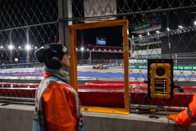 Formula 1 Heineken Las Vegas Grand Prix 2025 Thomas Cerato OVERTAKE MAXPPP - Las Vegas 23 11 2025 16 LECLERC Charles (mon), Scuderia Ferrari HP, action at the Formula 1 Heineken Las Vegas Grand Prix 2025, the 22nd round of the 2025 FIA Formula 1 World Championship, WM, Weltmeisterschaft held on the Las Vegas Strip Circuit in Las Vegas, Nevada, United States, from 19 to 22 November 2025. Las Vegas United States  Copyright: xOVERTAKE MAXPPPxThomasxCeratox OVT202511235983 OVT202511235983