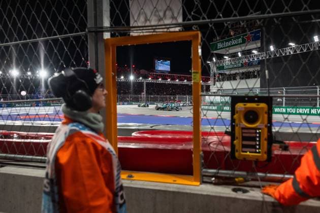 Formula 1 Heineken Las Vegas Grand Prix 2025 Thomas Cerato OVERTAKE MAXPPP - Las Vegas 23 11 2025 14 ALONSO Fernando (esp), Aston Martin Aramco Cognizant, action at the Formula 1 Heineken Las Vegas Grand Prix 2025, the 22nd round of the 2025 FIA Formula 1 World Championship, WM, Weltmeisterschaft held on the Las Vegas Strip Circuit in Las Vegas, Nevada, United States, from 19 to 22 November 2025. Las Vegas United States  Copyright: xOVERTAKE MAXPPPxThomasxCeratox OVT202511235990 OVT202511235990