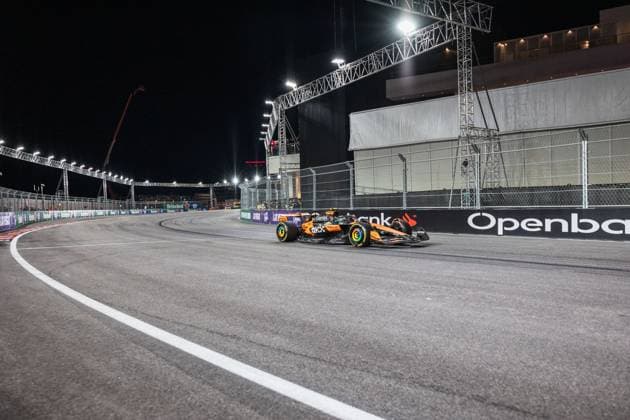 Formula 1 Heineken Las Vegas Grand Prix 2025 Thomas Cerato OVERTAKE MAXPPP - Las Vegas 23 11 2025 04 NORRIS Lando (gbr), McLaren F1 Team, action at the Formula 1 Heineken Las Vegas Grand Prix 2025, the 22nd round of the 2025 FIA Formula 1 World Championship, WM, Weltmeisterschaft held on the Las Vegas Strip Circuit in Las Vegas, Nevada, United States, from 19 to 22 November 2025. Las Vegas United States  Copyright: xOVERTAKE MAXPPPxThomasxCeratox OVT202511235991 OVT202511235991