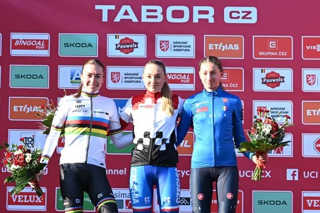 French Lise Revol, Czech Barbora Bukovska and Italian Giorgia Pellizotti pictured on the podium of the women junior race at the World Cup cyclocross cycling event in Tabor, Czech Republic, stage 1 (out of 12) of the UCI World Cup cyclocross competition, Sunday 23 November 2025. DAVIDxPINTENS  x143601138x