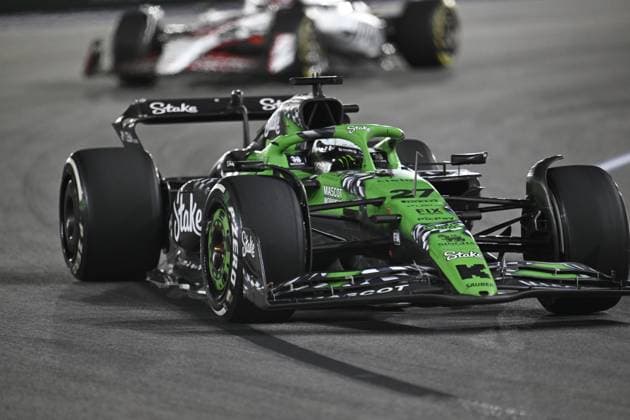 Formula 1 Grand Prix of Las Vegas 2025 - Race night LAS VEGAS, NEVADA - NOVEMBER 22: Nico Hulkenberg of Stake F1 Team Kick Sauber (27) competes the race for championship of F1 Grand Prix of Las Vegas at Las Vegas Strip Circuit on November 22, 2025 in Las Vegas, Nevada, United States. Tayfun Coskun Anadolu Nevada United States. Editorial use only. Please get in touch for any other usage.  Copyright: x2025xAnadoluxTayfunxCoskunx