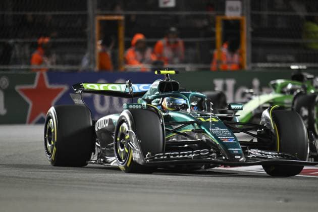 Formula 1 Grand Prix of Las Vegas 2025 - Race night LAS VEGAS, NEVADA - NOVEMBER 22: Fernando Alonso of Aston Martin Aramco F1 Team (14) competes the race for championship of F1 Grand Prix of Las Vegas at Las Vegas Strip Circuit on November 22, 2025 in Las Vegas, Nevada, United States. Tayfun Coskun Anadolu Nevada United States. Editorial use only. Please get in touch for any other usage.  Copyright: x2025xAnadoluxTayfunxCoskunx