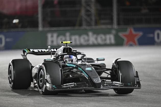 Formula 1 Grand Prix of Las Vegas 2025 - Race night LAS VEGAS, NEVADA - NOVEMBER 22: Kimi Antonelli of Mercedes-AMG PETRONAS F1 Team (12) competes the race for championship of F1 Grand Prix of Las Vegas at Las Vegas Strip Circuit on November 22, 2025 in Las Vegas, Nevada, United States. Tayfun Coskun Anadolu Nevada United States. Editorial use only. Please get in touch for any other usage.  Copyright: x2025xAnadoluxTayfunxCoskunx