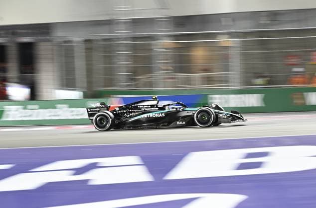 Formula 1 Grand Prix of Las Vegas 2025 - Race night LAS VEGAS, NEVADA - NOVEMBER 22: Kimi Antonelli of Mercedes-AMG PETRONAS F1 Team (12) competes the race for championship of F1 Grand Prix of Las Vegas at Las Vegas Strip Circuit on November 22, 2025 in Las Vegas, Nevada, United States. Tayfun Coskun Anadolu Nevada United States. Editorial use only. Please get in touch for any other usage.  Copyright: x2025xAnadoluxTayfunxCoskunx