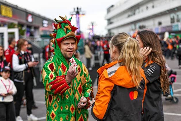 F1 paddock Atmosphere during the Sunday of the Formula 1 Heineken Las Vegas Grand Prix 2025 at Las Vegas Strip Circuit, ahead of Round 22 of 24 of the 2025 FIA Formula One World Championship, WM, Weltmeisterschaft (November 20-23, 2025). Formula 1 Heineken Las Vegas Grand Prix 2025