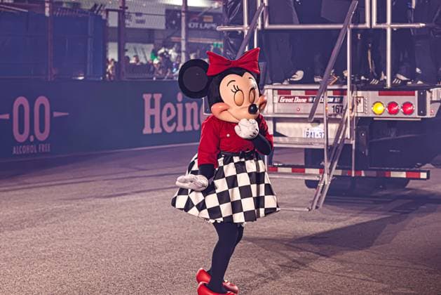 Minnie Character from Disney during the Sunday of the Formula 1 Heineken Las Vegas Grand Prix 2025 at Las Vegas Strip Circuit, ahead of Round 22 of 24 of the 2025 FIA Formula One World Championship, WM, Weltmeisterschaft (November 20-23, 2025). Formula 1 Heineken Las Vegas Grand Prix 2025